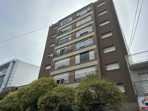 Departamento 3 ambientes interno en Plaza Mitre