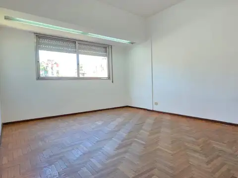 Departamento en la esquina de Laprida y Cerrito