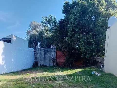 Santa Catalina 3800. Entre Lacarra y Saladillo