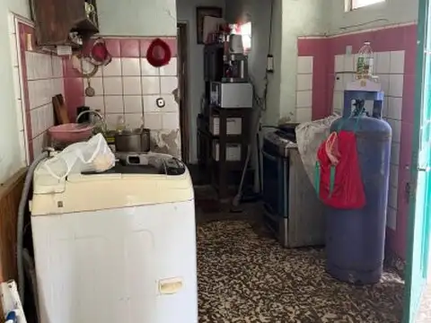Casa 4 ambientes con 2 baños