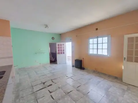Casa 3 ambientes con 1 baño