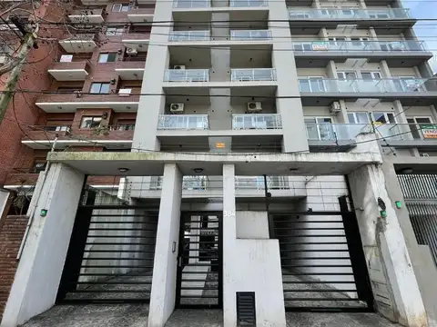 Departamento de 2 ambientes con cochera (Amueblado)