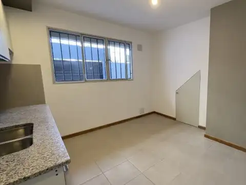 Casa en venta en Alberdi con cochera y patio | Apta crédito