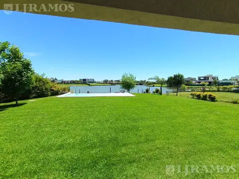 Casa en  Area 11 al agua bellísima vista MB