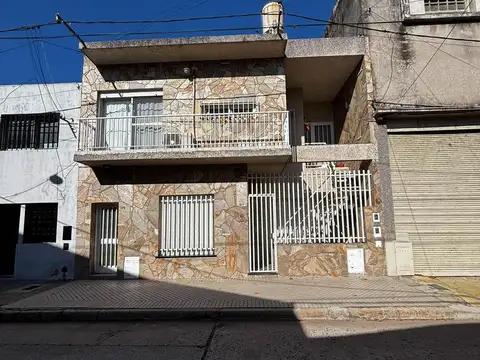 Venta | Casa 3 dorm con patio - Corvalan 300 - Rosario