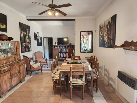 VENTA CASA 4 AMBIENTES CN PATIO Y COCHERA LAVALLOL