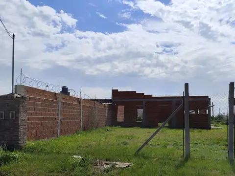 Venta Lote 383 m² con Mejoras y Construcción Avanzada en Moradas de Máximo Paz II