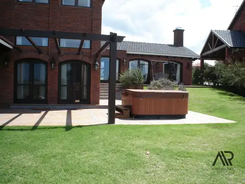 Casa en Venta en Canelones, USD 770.000