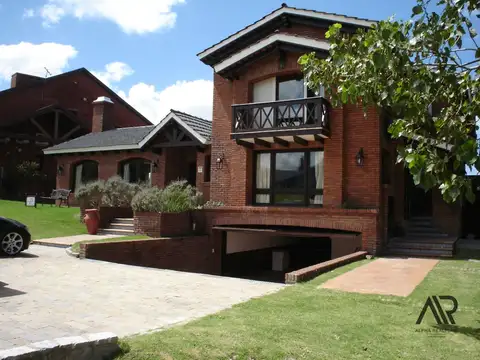 Casa en venta  en Lomas de la Tahona