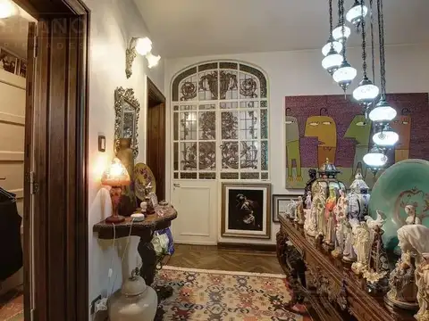 Venta Petit Hotel de Estilo Francés en el Centro de Belgrano.