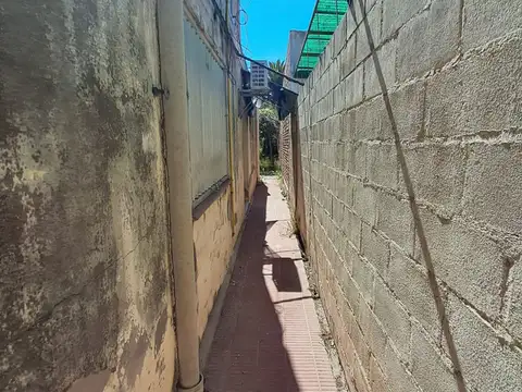 VENDO CASA A RECICLAR EN ZONA CÉNTRICA