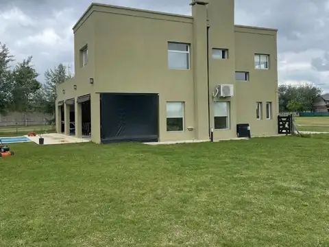 Casa 6 ambientes con 3 baños