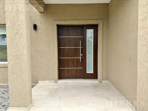 Casa en Alquiler en El Cantón - Barrio Puerto, USD 1.800