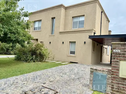 Casa en alquiler anual en El Cantón Puerto