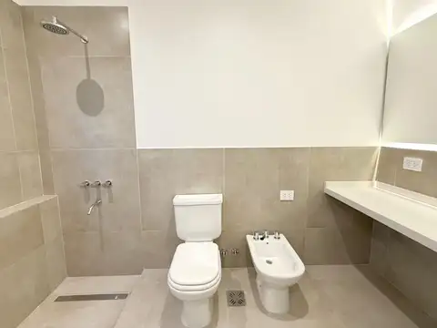 Casa 4 ambientes con 3 baños