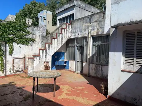 Casa en venta a reciclar Barrio Parque Casado