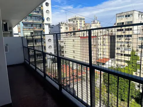 Departamento en alquiler de 3 ambientes con Dependencia y Cochera en Retiro, CABA