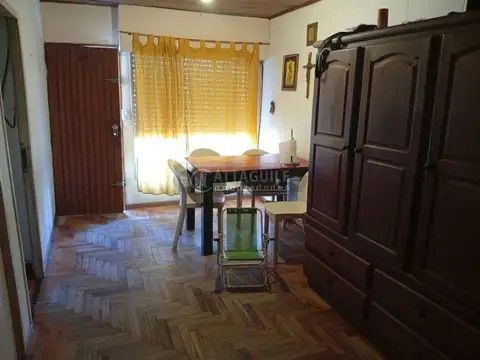 Casa 3 ambientes con 1 baño