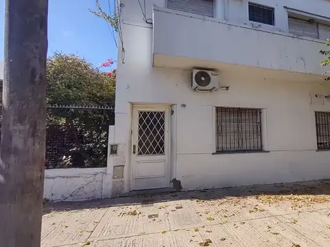 VENTA PH 3 AMBIENTES, PATIO, TZA, /VERSALLES