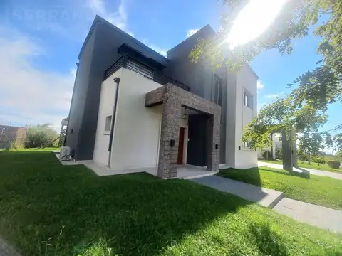 Casa en Alquiler al Oeste