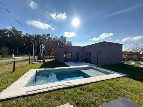Casa 3 ambientes con 1 baño