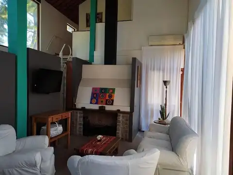 Casa en Alquiler Temporal con 3 cocheras