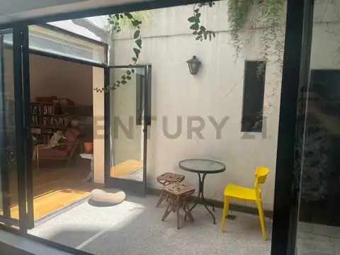 Depto Tipo Casa en Venta en Flores, USD 107.000