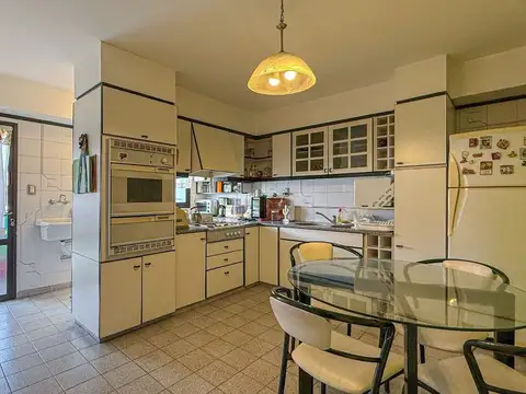 VENTA CASA CON LOCAL COMERCIAL  con GARAGE POMPEYA