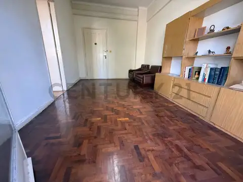 Departamento 2 Ambientes en Venta con Balcón sobre Av. Gaona – A mts de Plaza La Pampa