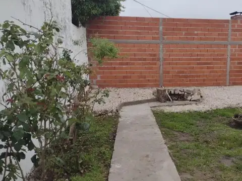 CHALET 3 AMBIENTES , LAS AVENIDAS