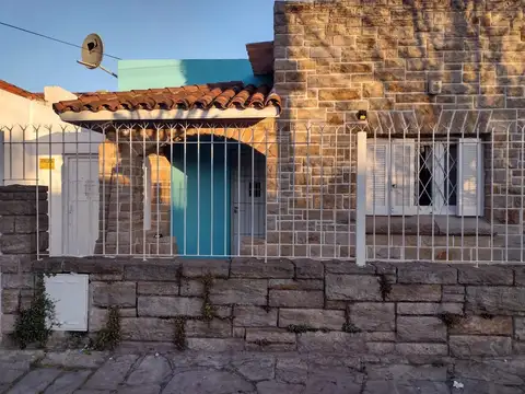 CHALET 3 AMBIENTES , CON POTENCIAL DE AMPLIACIÓN
