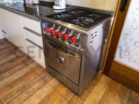 Departamento 4 ambientes con 2 baños