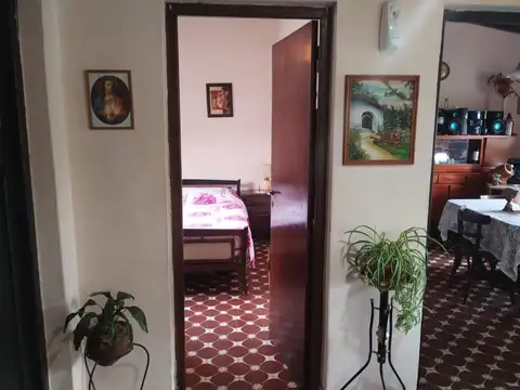 Casa 5 ambientes con 1 baño