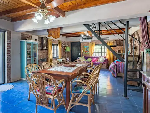 VENTA - Casa 2 dormitorios con piscina - Oliveros, Santa Fe.