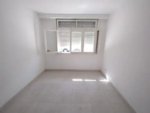 Vicente A. De Echevarría 5300, Piso P.B