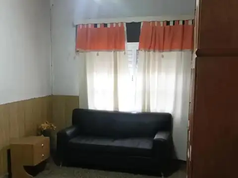 Independencia e/ Pedro Lacoste y Mariano Acosta