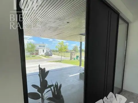 Casa en Venta al Oeste