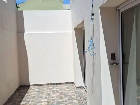 Depto Tipo Casa en Alquiler de 4 ambientes