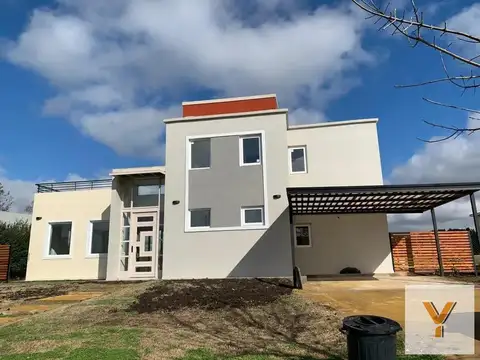 Casa en venta - 3 Dormitorios 4 Baños - Escobar