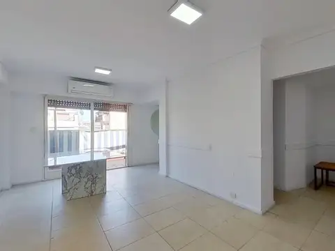 Departamento Semipiso 3 Amb con Dependencia, Cochera y Baulera en Flores