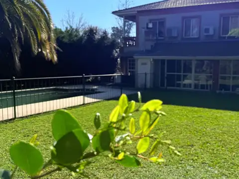 Casa 5 ambientes con 6 baños