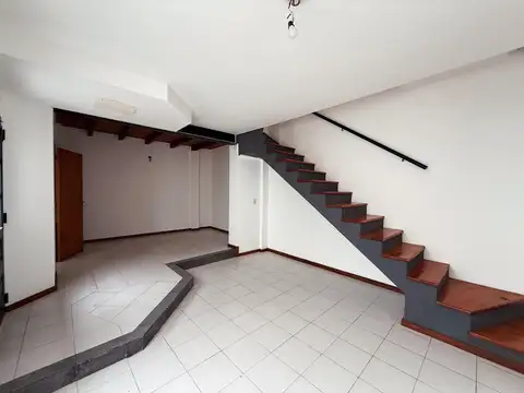 Depto Tipo Casa en Alquiler de 2 dormitorios