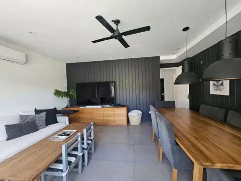 Casa 7 ambientes con 3 baños