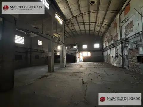 Galpón - Depósito de 303 m2.  LANUS OESTE - ALQUILER - VENTA