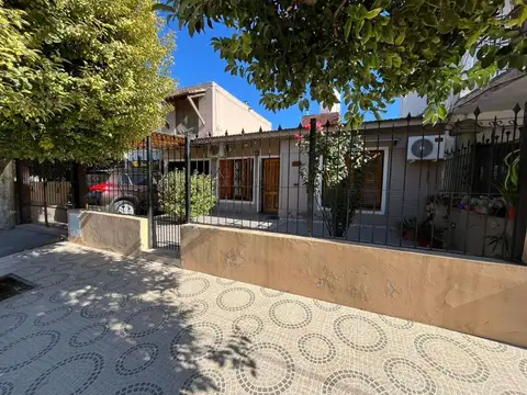 VENTA CASA 3 DORM + CASA 2 DORM EN PQE. LICEO 1RA 