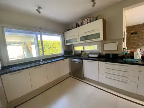 Casa en Venta en Godoy Cruz, USD 520.000