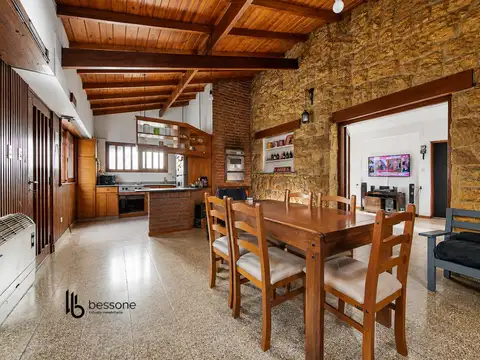 Casa 5 ambientes con 1 baño
