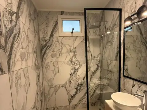 Departamento 3 ambientes a la calle con balcón terraza