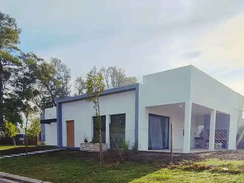 Casa en venta - 3 Dormitorios 3 Baños - Cochera - 579Mts2 - Pilar del Este