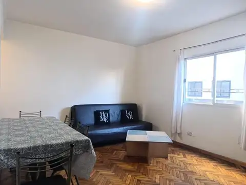 Avenida Hipólito Yrigoyen 1300